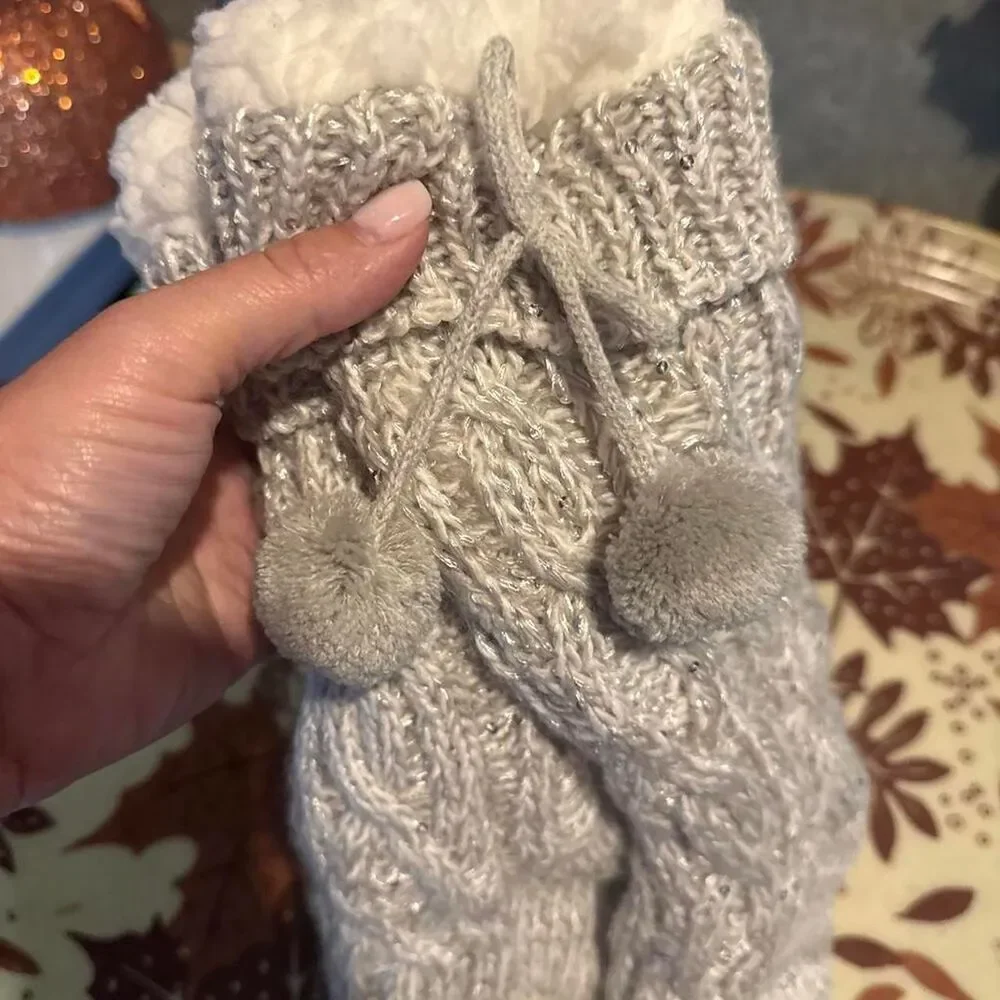 Unbranded Women's Grey and Cream Socks